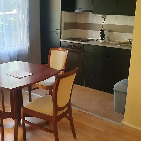 Alkotas * Balatonmáriafürdő